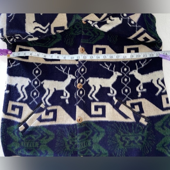 Unisex Vintage loose fit buttoned Cardigan Nordic winter themed size Large or XL - Picture 9 of 11